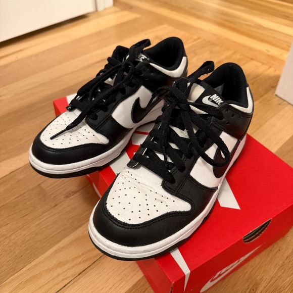 Nike Dunk Low Pandas Black/White - Picture 3 of 8